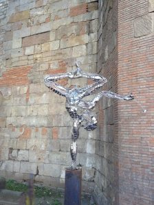 935193_582956028460331_1412589559_n